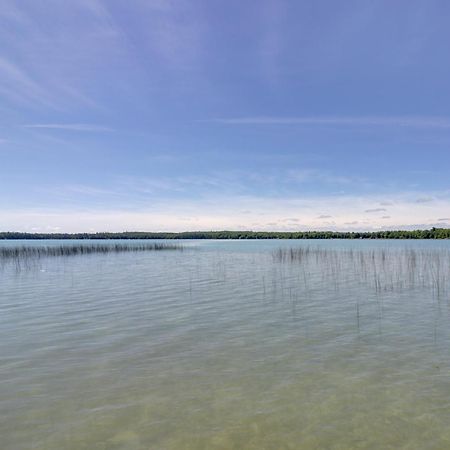Lakefront Deer River Apt With Dock, Fire Pit And Patio Exterior photo