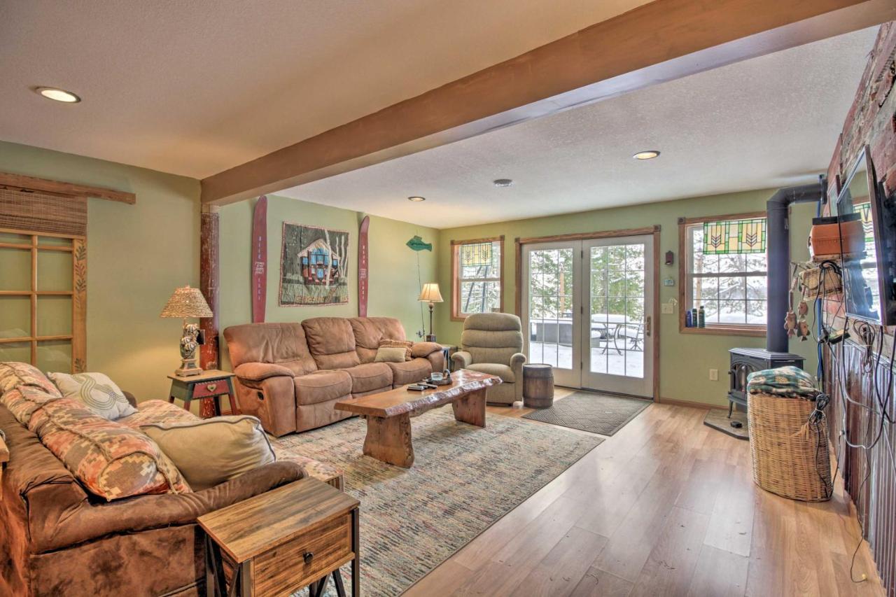 Lakefront Deer River Apt With Dock, Fire Pit And Patio Exterior photo